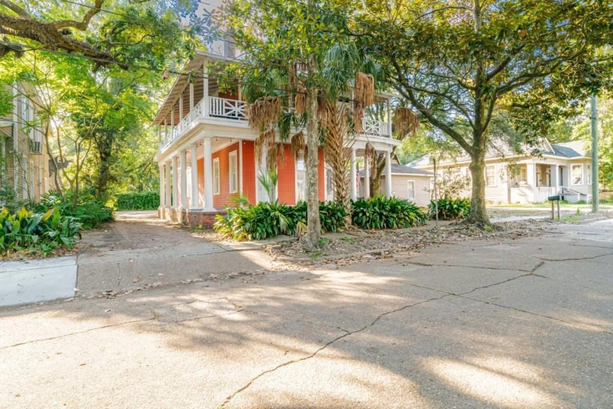 Pretty Peach Palace-Historic, Mins To Downtown Mobile Exterior photo